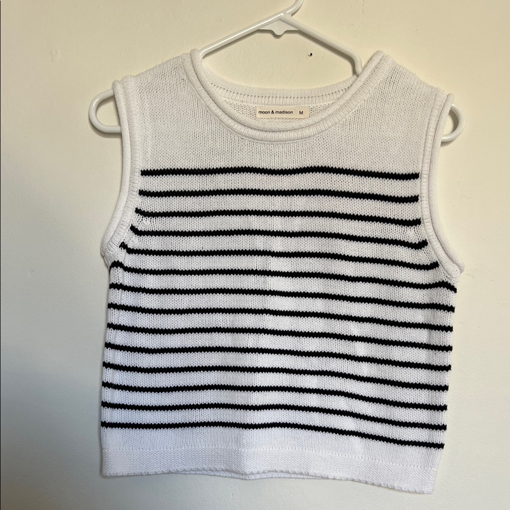 Moon & Madison White Knit Top